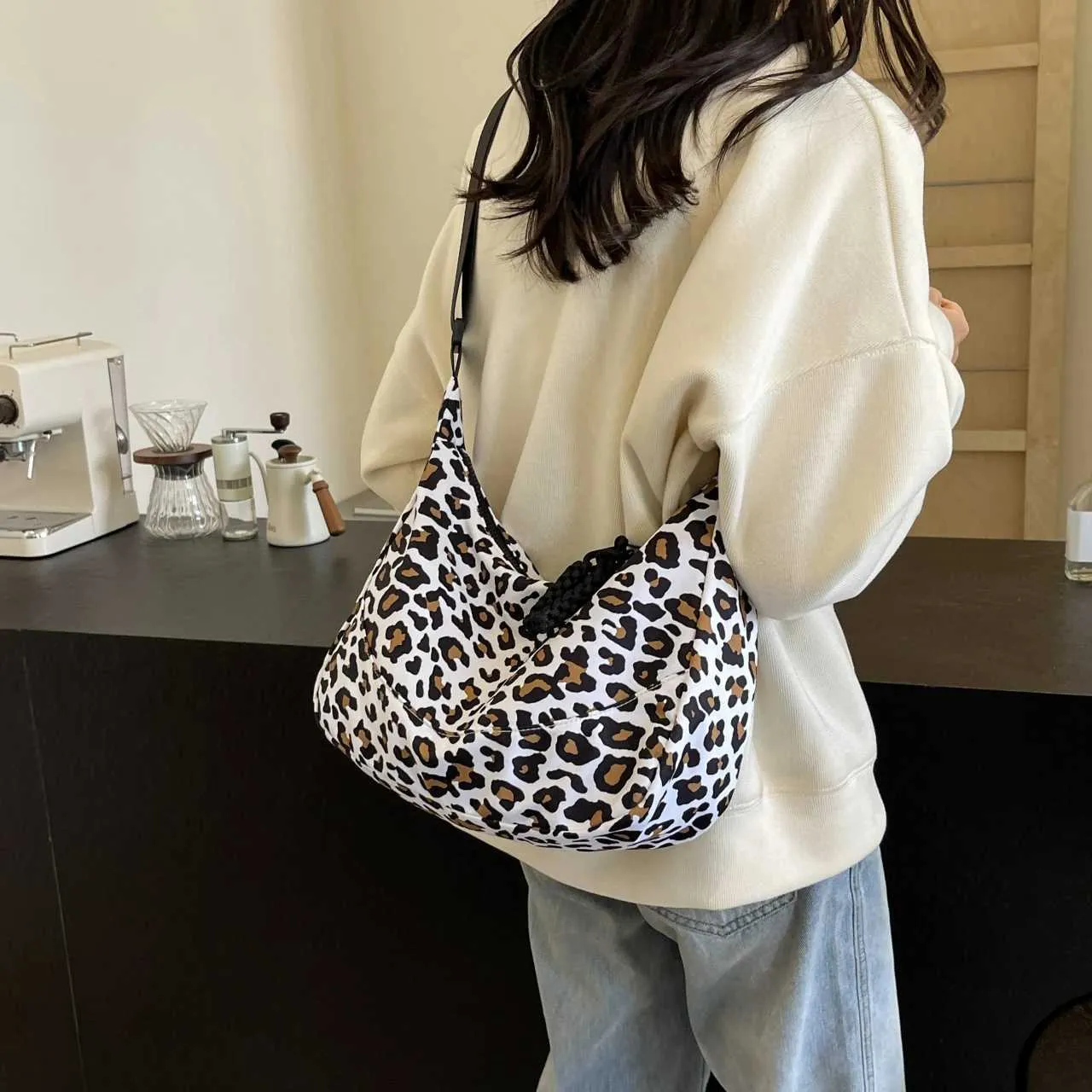 Autumn/Winter large capacity commuter leopard print crossbody Womens canvas fashion casual shoulder dumpg bag_voghion.com