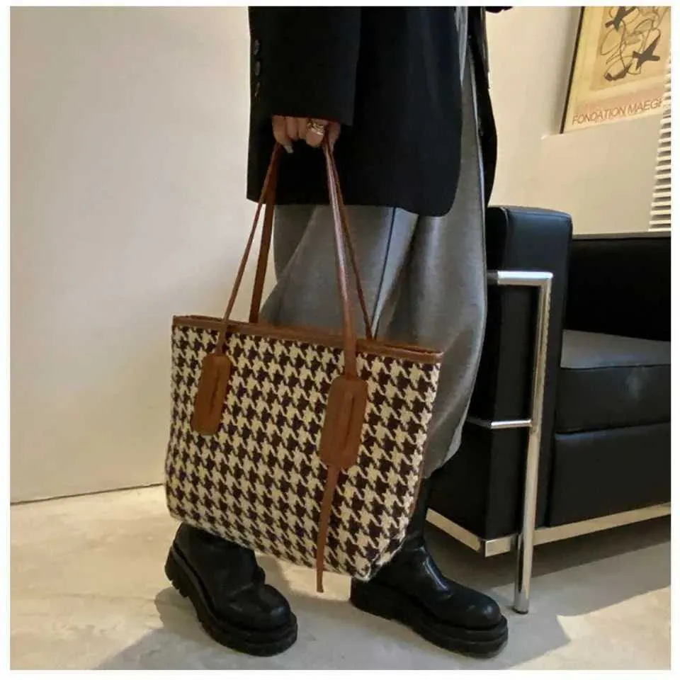 Fashionable Women's Shoulder Bag And Handbag In Houndstooth Style_voghion.com