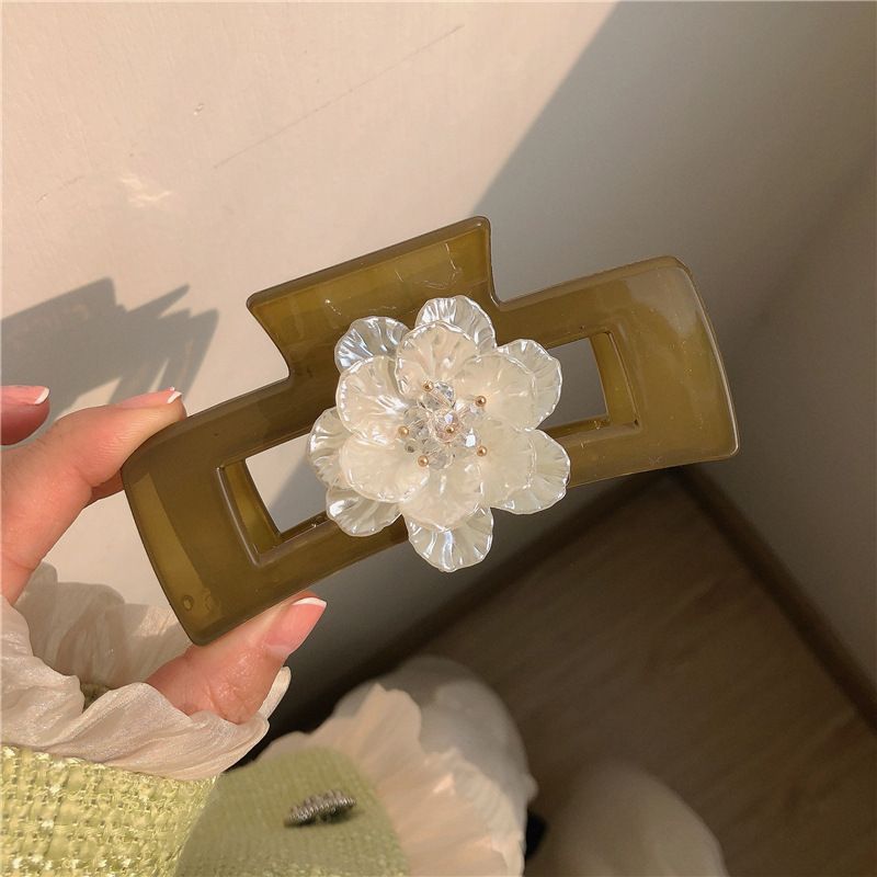 Spring/Summer 2022 New Sen Series Green Grasping Jiashan Camellia White Fresh Shark Clip Hairpin_voghion.com