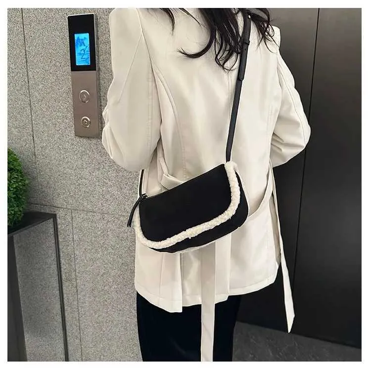 Women Retro Suede Crossbody Solid Patch Lamb Fleece Casual Shoulder Bags Female Commute All-match Messenger Pillow_voghion.com