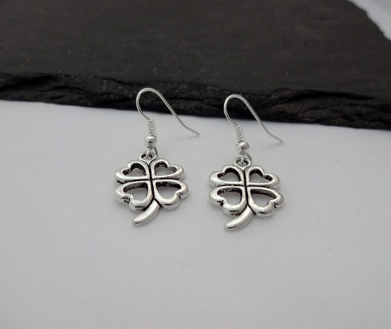 Orecchini nuovi orecchini di vendita caldi di moda Design creativo Orecchini fortunati vuoti in argento con quadrifoglio_voghion.com