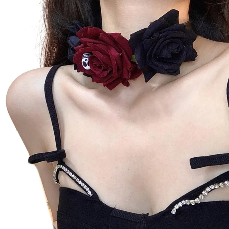 Gothic Rose Choker Necklace With Spiderweb And Skull Details_voghion.com