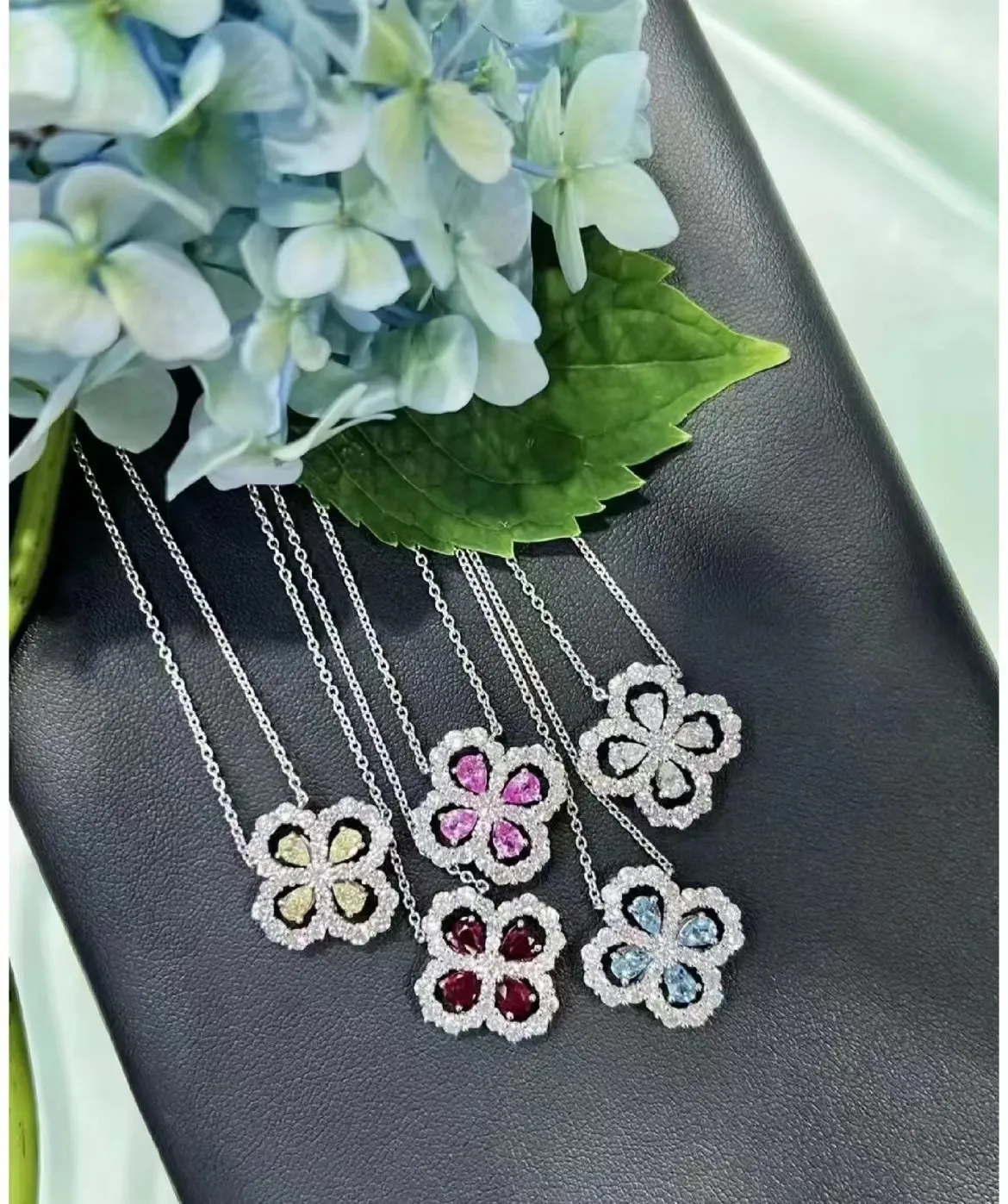 Collana HW di alta qualità, gioielli di design da donna, con anello a forma di quadrifoglio, diamanti, grande ciondolo a forma di fiore Hai Rui Wen Si_voghion.com