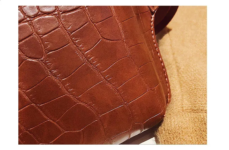 Leder Brusttasche Fanny Frauen Tasche Kleine Bum Taille Gürteltaschen Casual Phone Pack Mode Brieftasche c101 240829_voghion.com