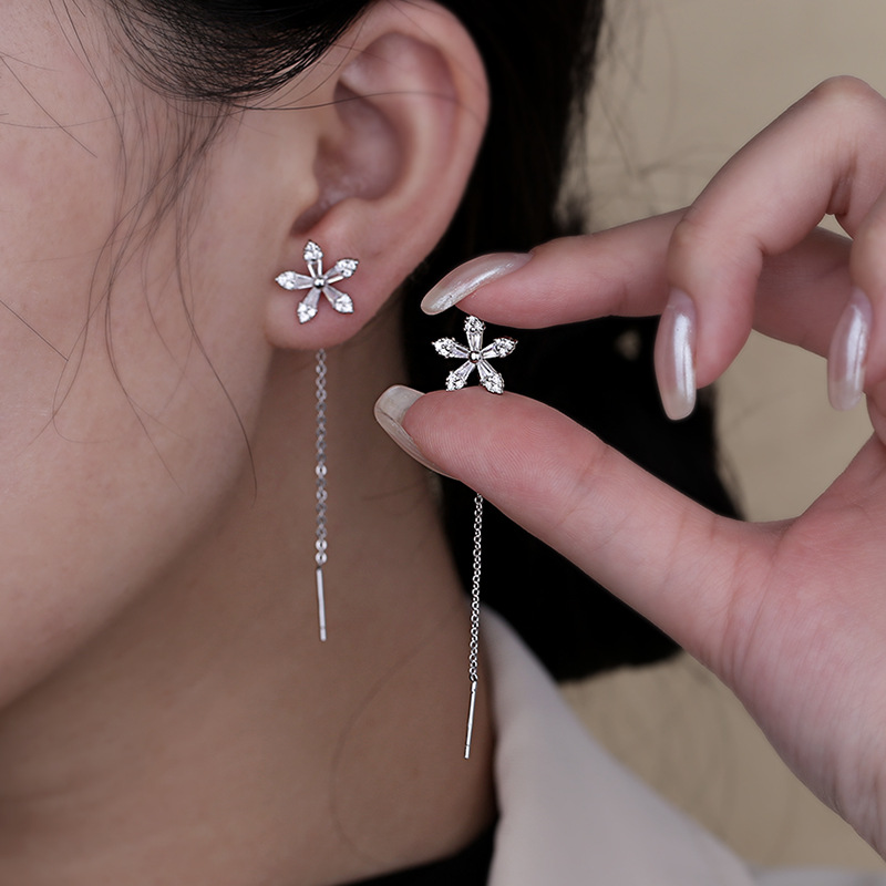 Long Crystal Flower Tassel Earrings In S925 Sterling Silver Plated_voghion.com