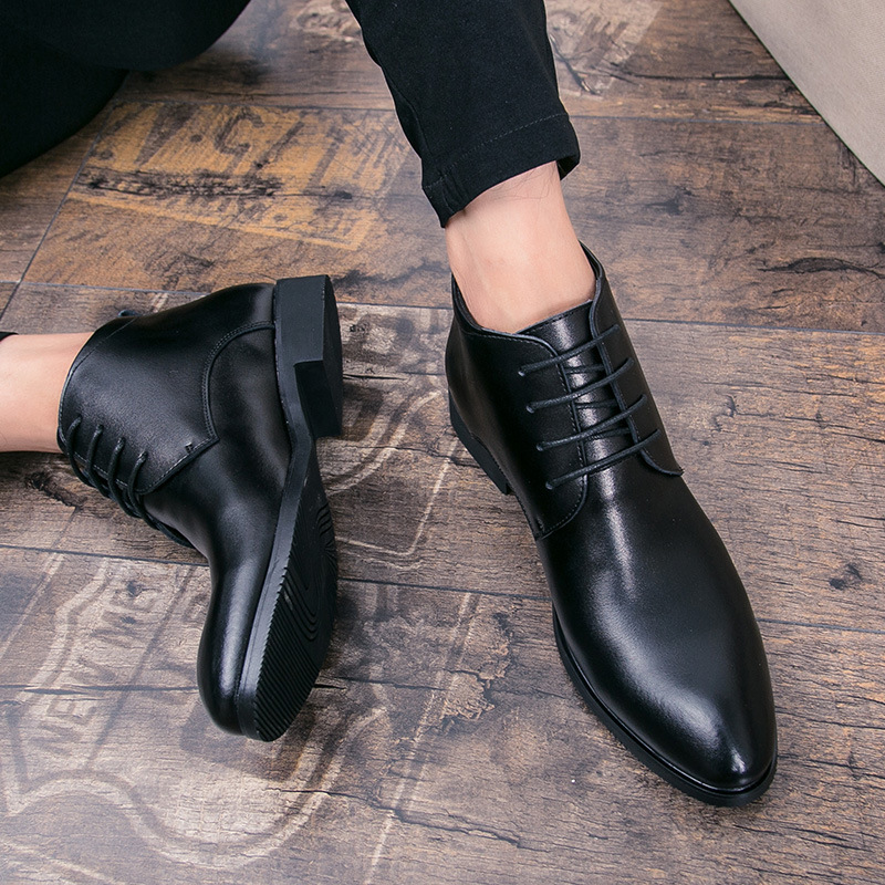 Chaussures montantes en cuir pour hommes, nouvelles chaussures coréennes à la mode, chaussures formelles à une seule couche, chaussures de voyage d'affaires en cuir pour hommes, automne et hiver 2020