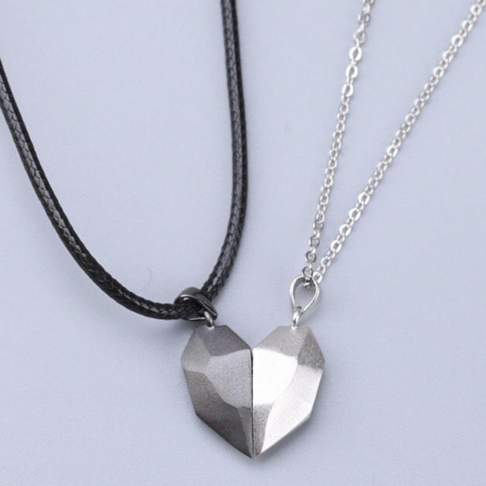 Qianbihe 2Pcs Couple Necklaces Heart Pendant Vintage Jewelry Punk Long Lasting Pendant Necklaces Jewelry Gifts-1