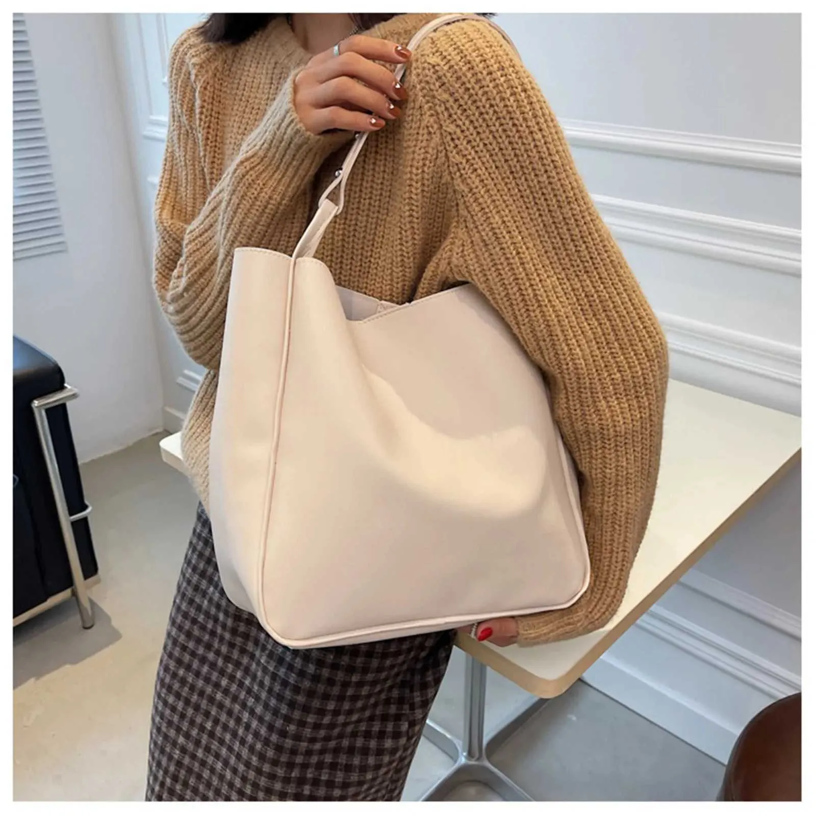 2023 Neue Damenhandtaschen Berühmte Marke Schultertaschen zum Einkaufen und Reisen Große Kapazität Damentaschen aus LederC241108_voghion.com