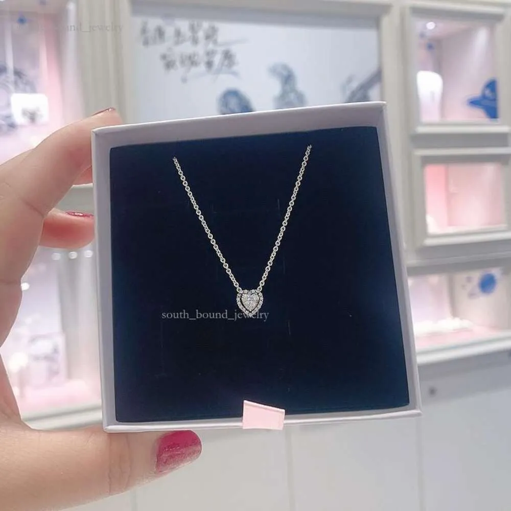 bracelet s Noble Heart Necklace Designer Jewelry Female Collar Chain Light 398425 Birthday Gift For Girls E27_voghion.com