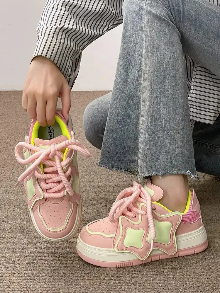 Scarpe da ginnastica con plateau rosa e blu da donna, scarpe sportive kawaii, casual, da tennis, da donna, basse, vintage, con suola spessa, coreane, carine_voghion.com
