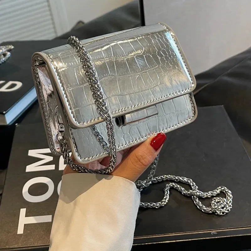 Dieses Jahr superkleine, vielseitige Sommer-Messenger-Tasche mit Kette, modische Mini-Square-SG-Tasche 240827_voghion.com