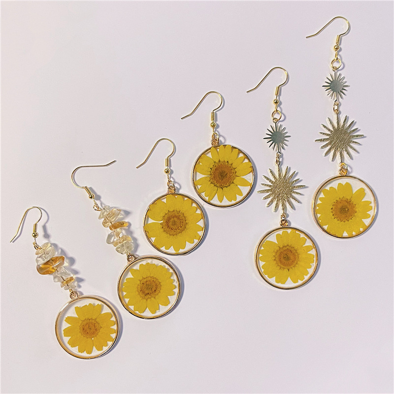 Cross-border foreign trade transparent dried flower resin daisy dangling earrings bohemian style factory direct sales_voghion.com