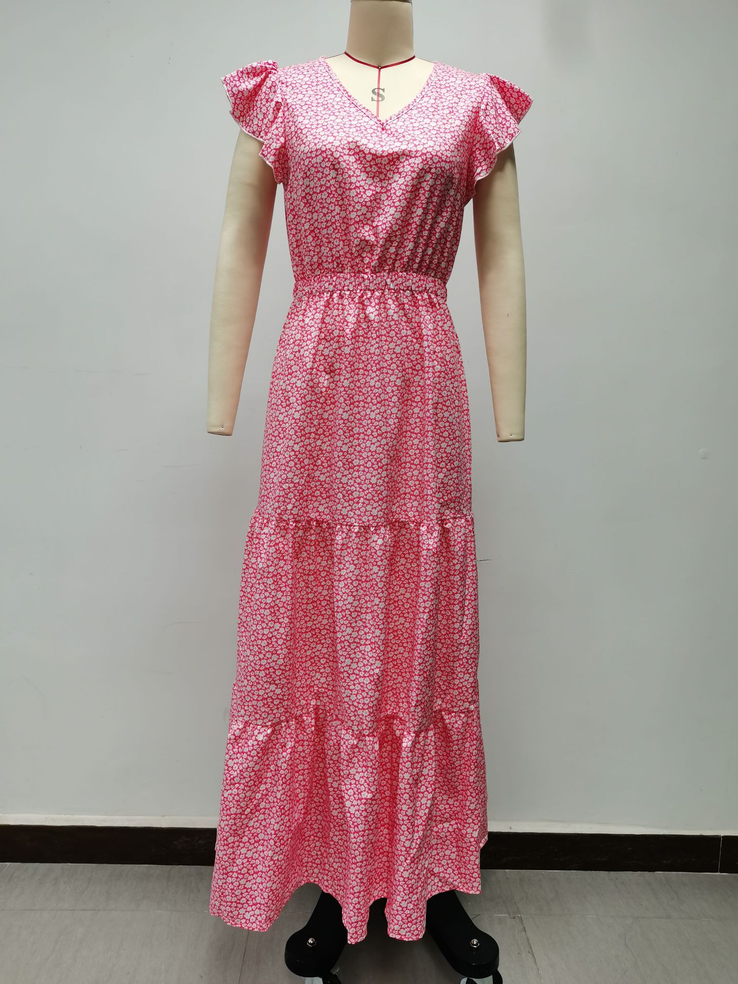 Abito lungo da donna con scollo a V, vita alta, stampa floreale, maniche corte e strati, modello hot 2024_voghion.com