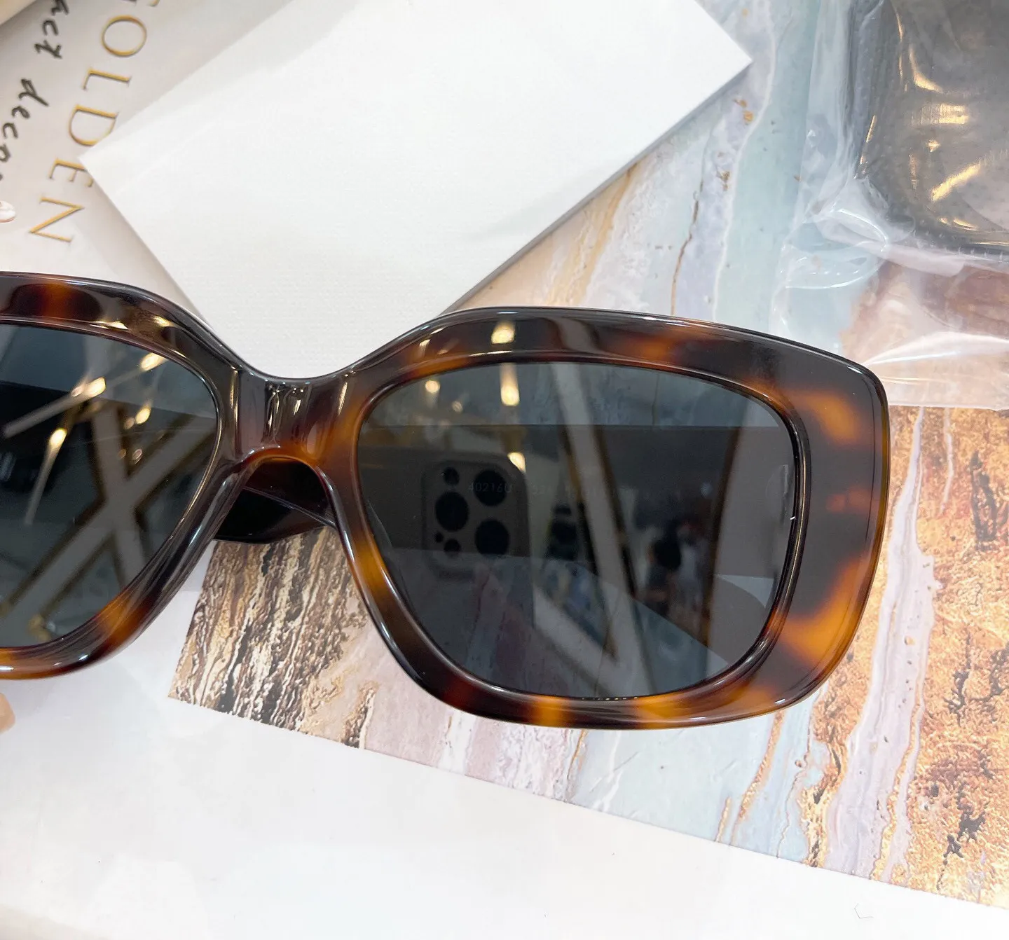 Lunettes de soleil tendance pour femme, modèle 40216, en acétate de haute qualité, forme carrée, élégantes pour l'été et les activités de plein air._voghion.com