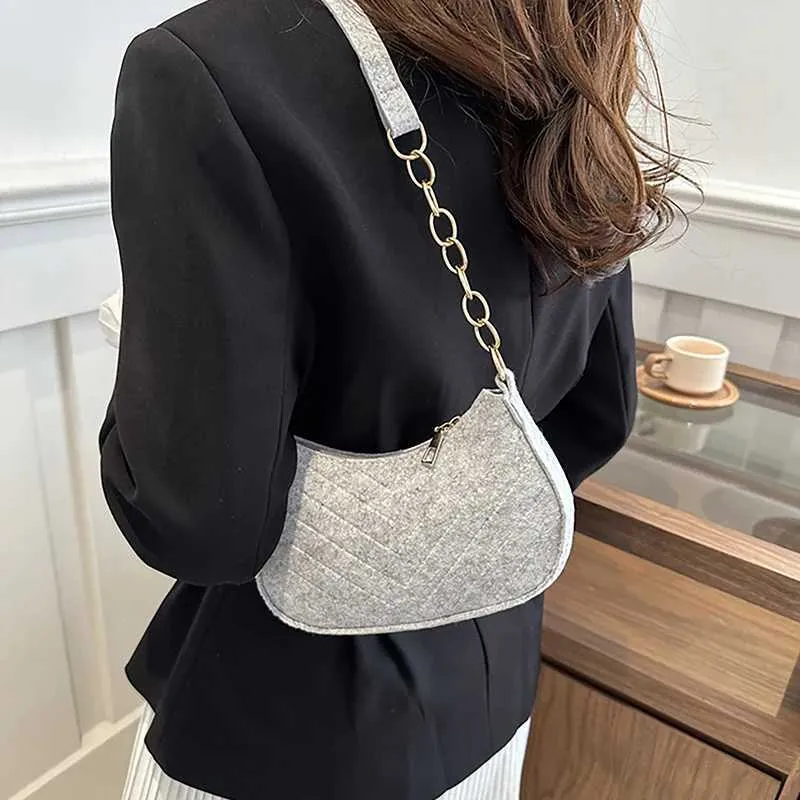 Sac à main en feutre pour femme, sacoche à bandoulière avec accoudoirs texturés, design sous-axillaire, portefeuille, sacoche de selle Y241123_voghion.com