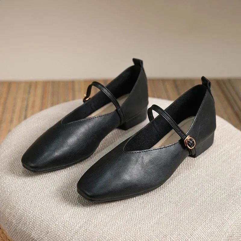 Damskie wiosenne swobodne kwadratowe noski niskie miękkie podeszwy Lolita płaskie baleriny czerwone damskie eleganckie francuskie retro klamry Mary Janes_voghion.com