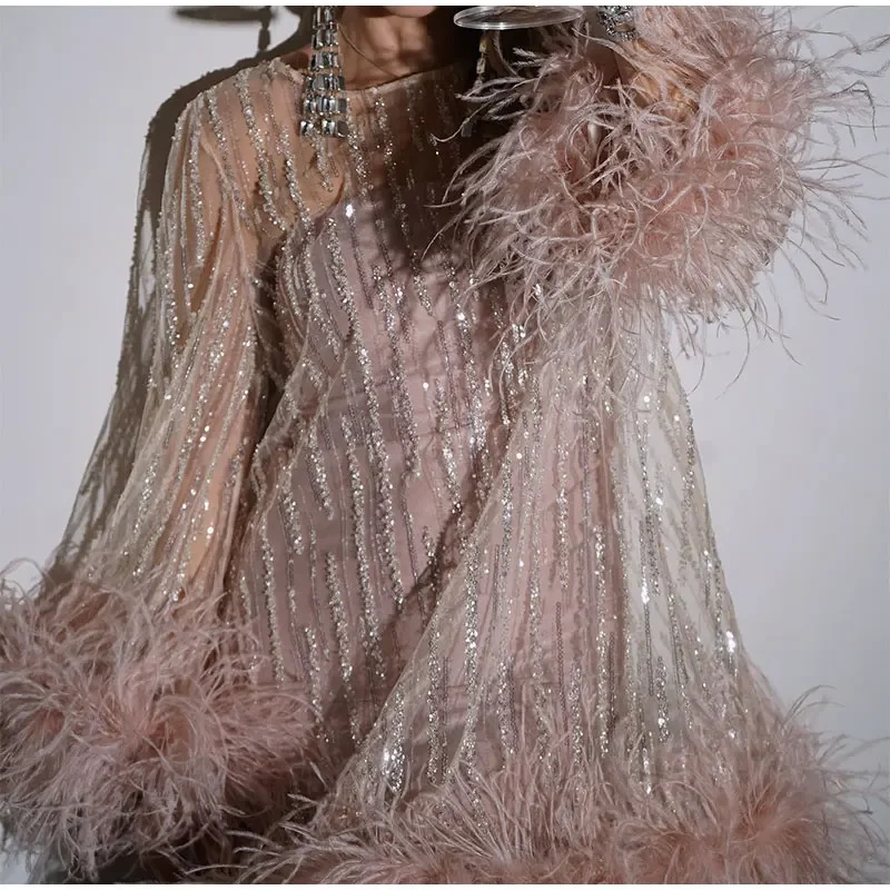 Dammemode Rosa Partykleed Kuerz Glitter Pailletten Straussenpelz Trompettärmel Kleed_voghion.com