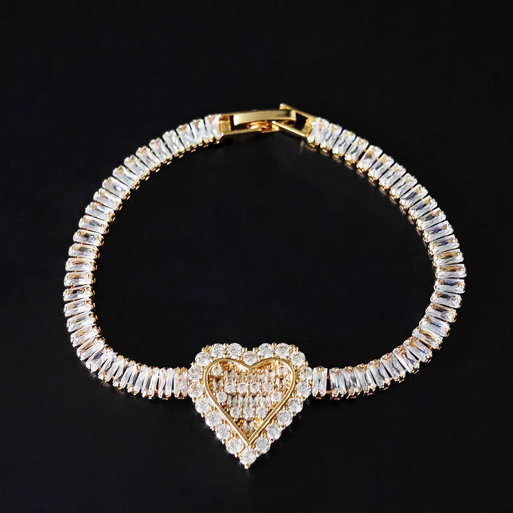 Pulseira rígida de coração banhada a ouro com zircónia_voghion.com
