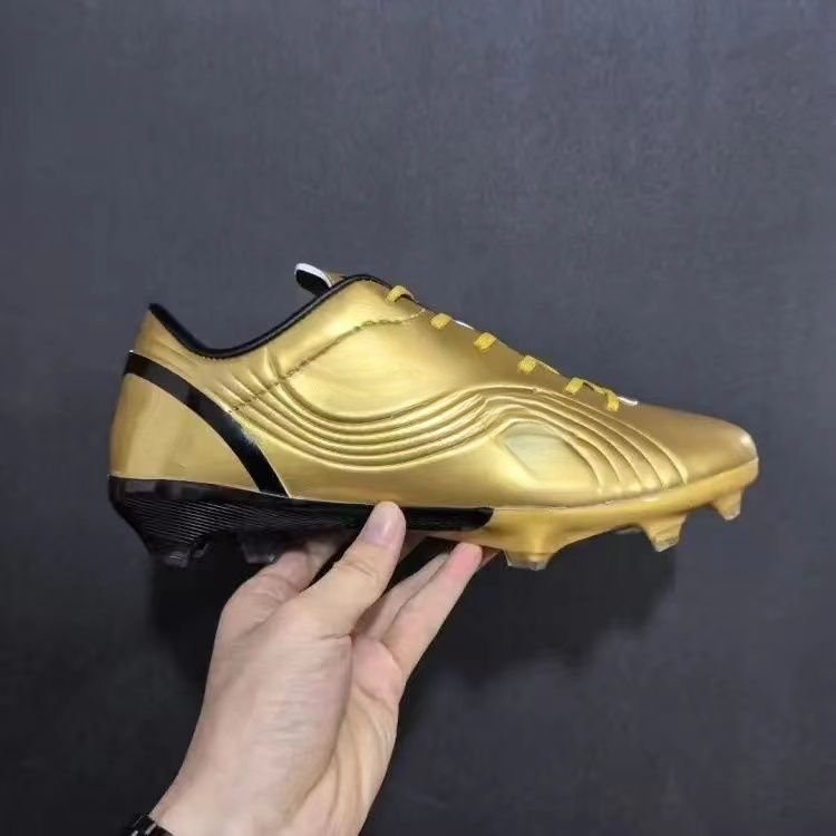 Chaussures de football de retour à la coupe basse, classiques et respirantes, série Assassin's 1st Eneration pour étudiants et étudiantes