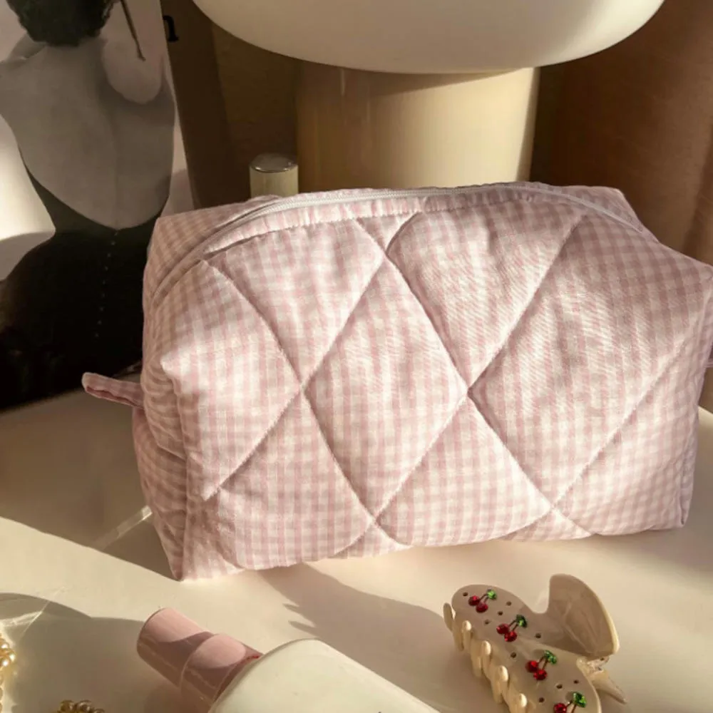 Fasion Ceckered Makeup Large Capacity Portable Travel Cosmetic Storage Organizer Cotton Quilted Was Bag Skincare_voghion.com