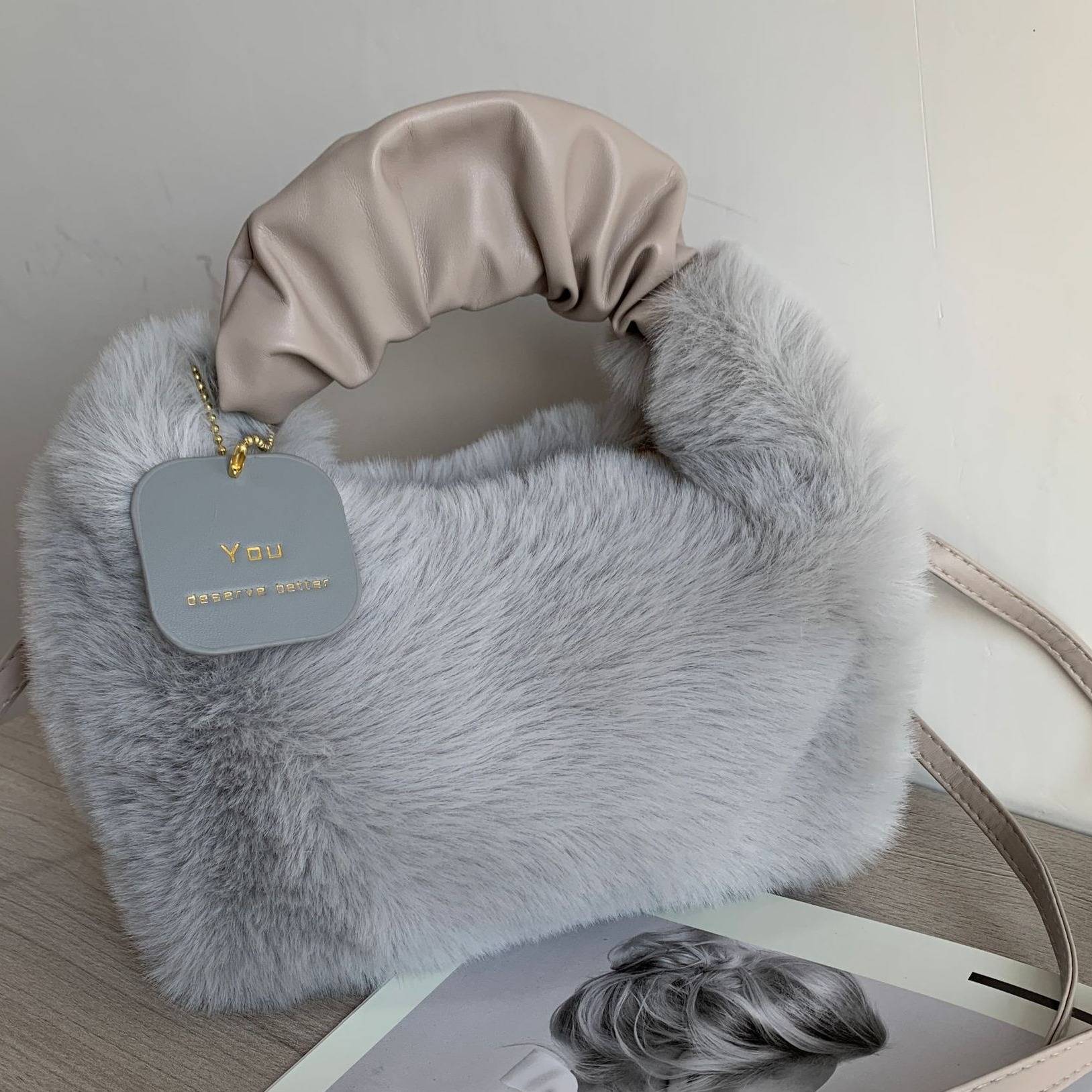 Sac bandoulière en fausse fourrure pour femme - Sac à main souple avec fermeture éclair, petit sac carré élégant et mignon pour vos tenues du quotidien._voghion.com