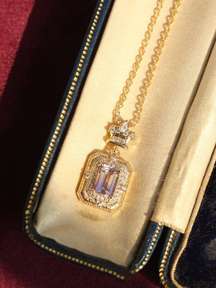 Flacon de parfum Proust Améthyste collier médiéval plaqué or chaîne clavicule brossée femme_voghion.com