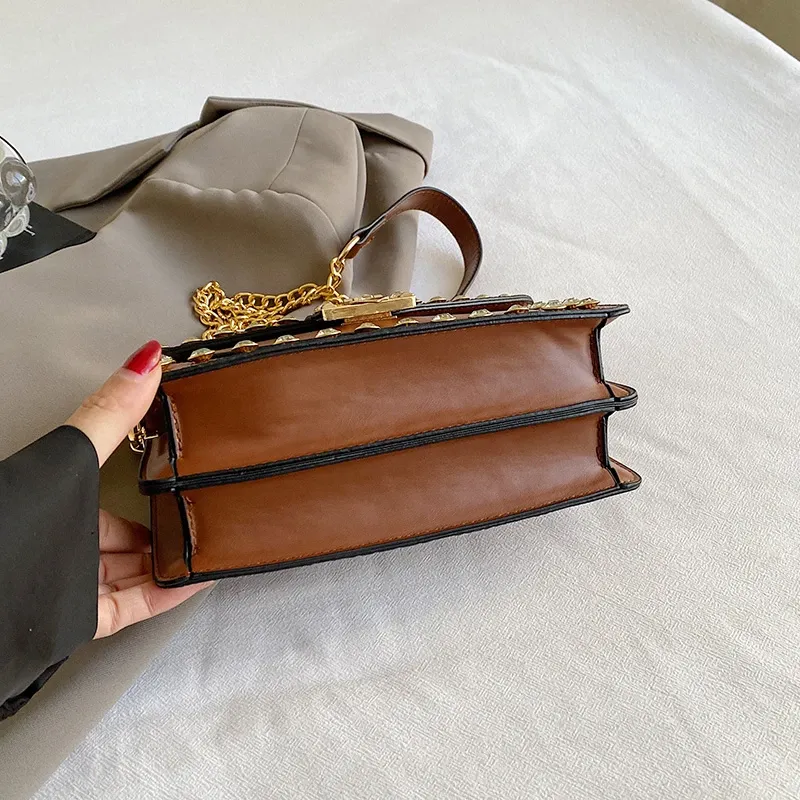 2023 Top-Marke Schulter für Frauen Hohe Qualität PU Unterarm Nette Geldbörsen und Handtaschen Designer Lock Menger_voghion.com