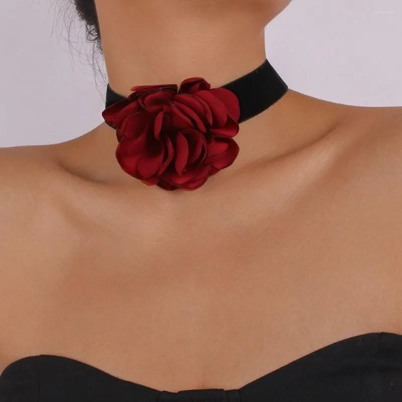Chaînes Décorations Délicates Exagérées Grandes Fleurs De Rose Collier De Charme Chaîne De Cou Fleurs Colliers De Clavicule_voghion.com