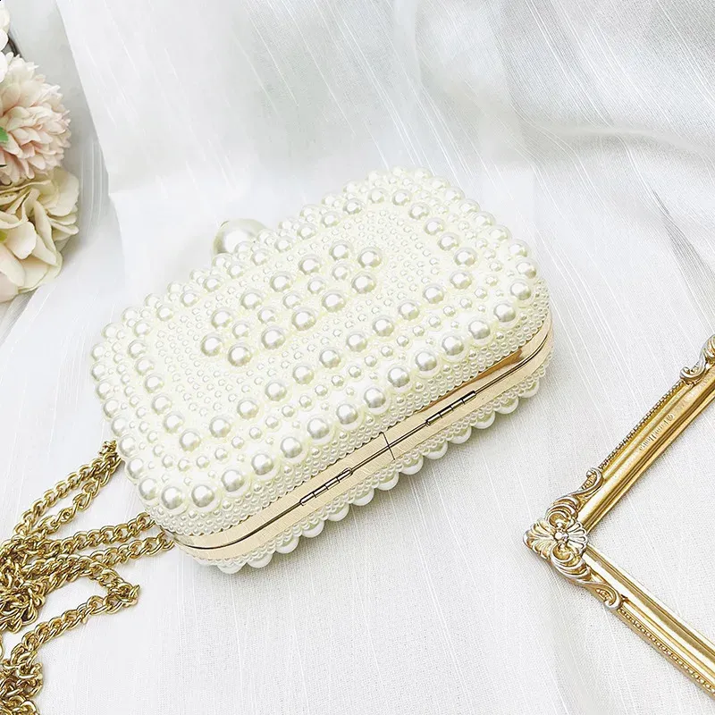 Fashion Square Shell Clutch Handgefertigte süße Perlenhochzeitsfeierkette Mini-Umhängetasche aus Leder SG Taschen für Frauen 240823_voghion.com