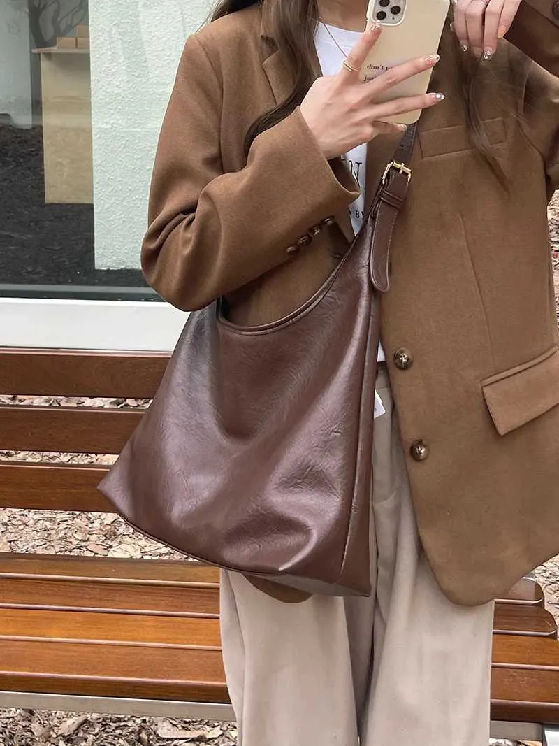 CBAG Lage Capacity Cross Bags For Women High Quality Soft Leather Simple Solid Designer Female Shoulder Ba241031_voghion.com