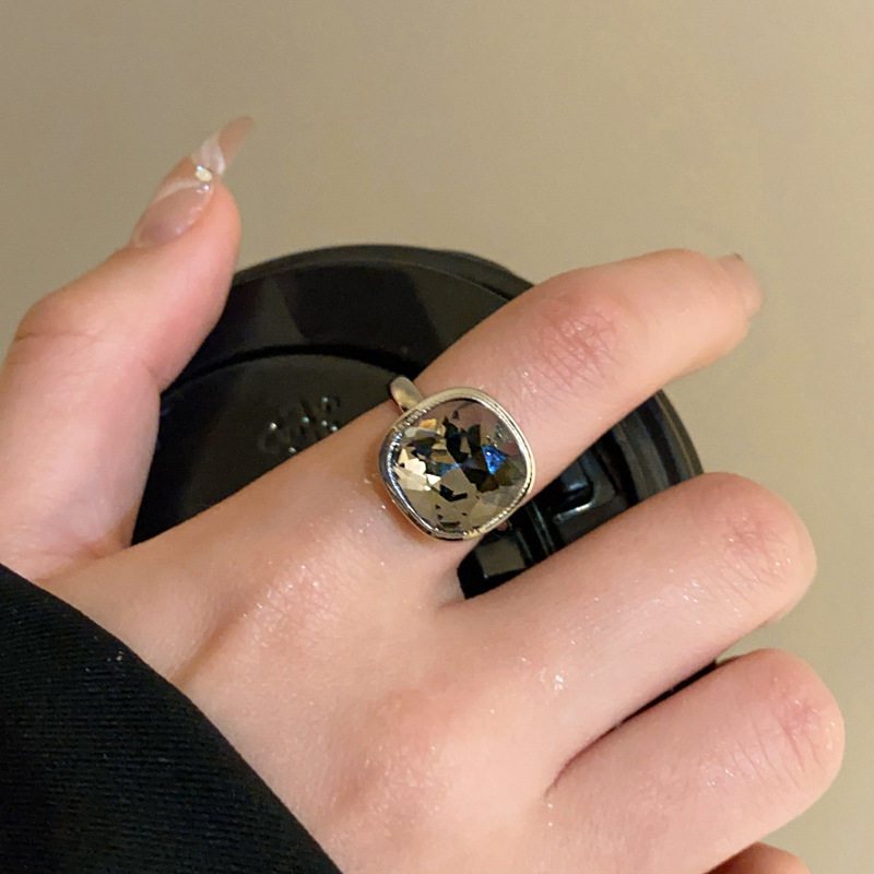 Real Gold Electroplated Zircon Heart Opening from South Korea Irregular Pearl Index Finger Ring Fashion and Elegant_voghion.com