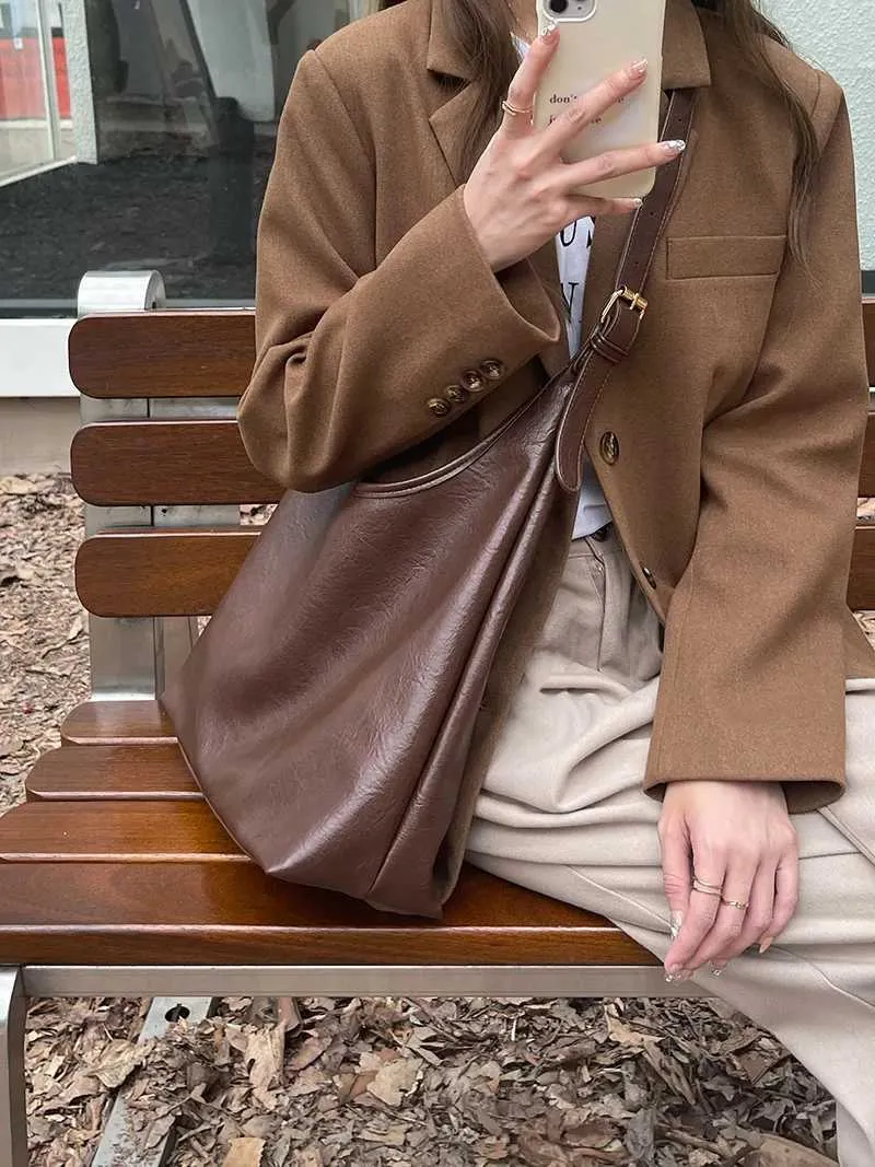 CBAG Lage Capacity Cross Bags For Women High Quality Soft Leather Simple Solid Designer Female Shoulder Ba241031_voghion.com