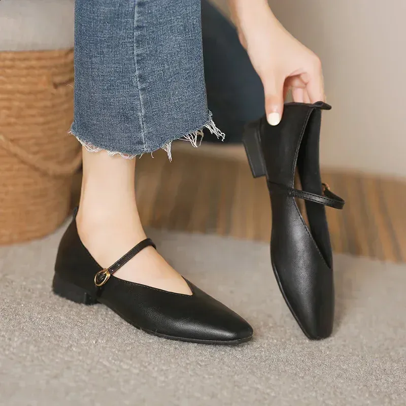 Damskie wiosenne swobodne kwadratowe noski niskie miękkie podeszwy Lolita płaskie baleriny czerwone damskie eleganckie francuskie retro klamry Mary Janes_voghion.com