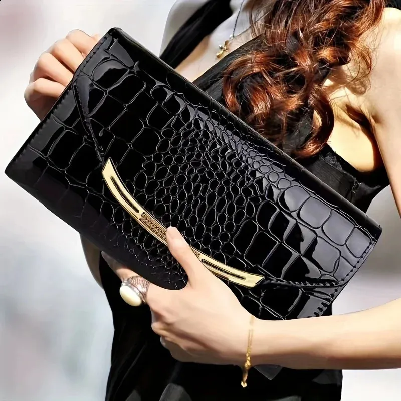 Patent leather womens Large capacity chain clutch Single shoulder straddle bag 240924_voghion.com