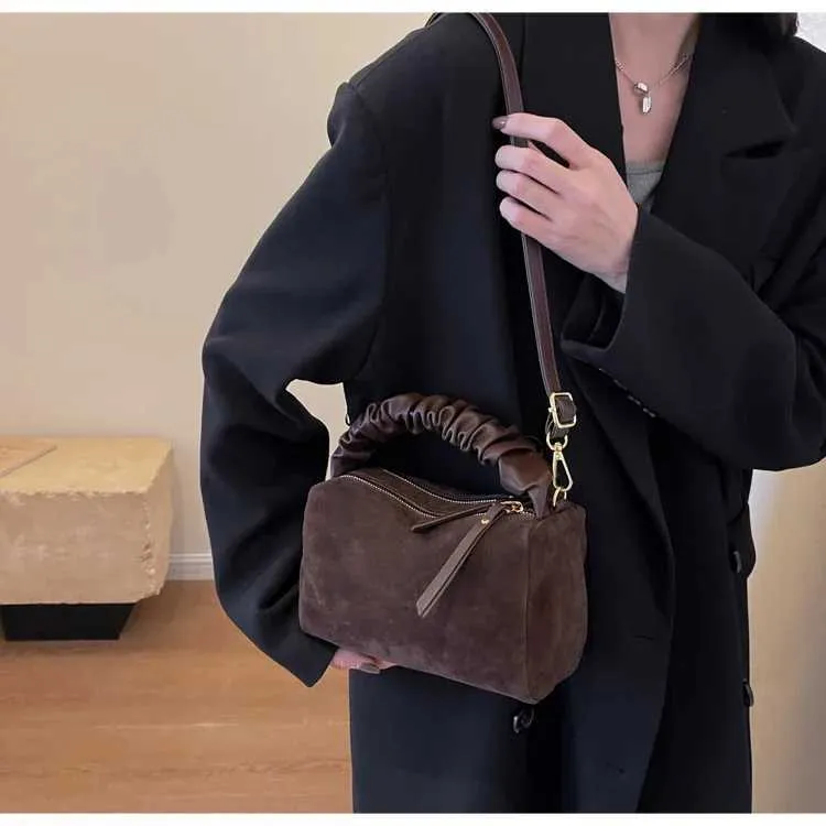Sacs à bandoulière légers en PU pour femmes avec fermeture éclair tendance 2024 Design à plis tendance Bolsas Para MujeresC241103_voghion.com