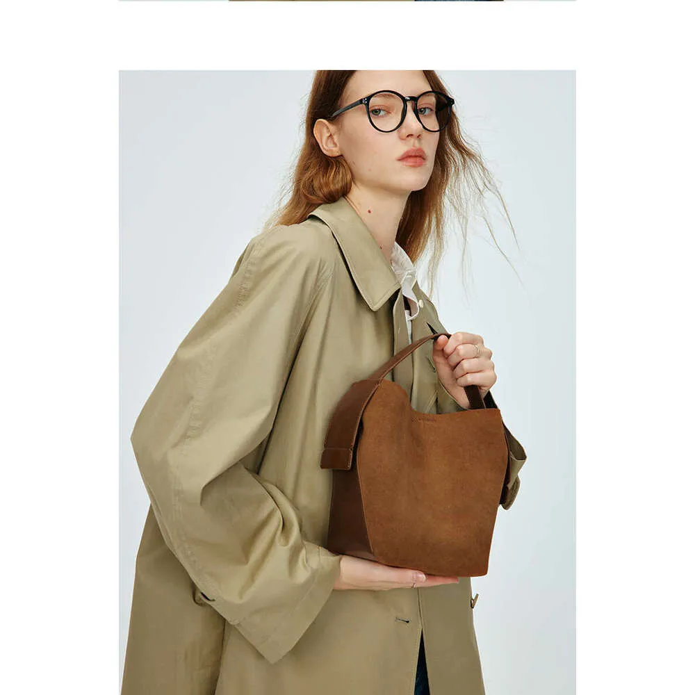 Borsa a tracolla invernale da donna originale in pelle scamosciata casual, nuova a secchiello_voghion.com