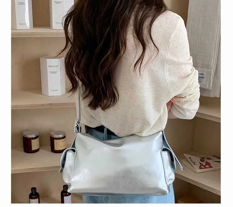 Women's Large Capacity Leather Shoulder Bag For Daily Commute_voghion.com