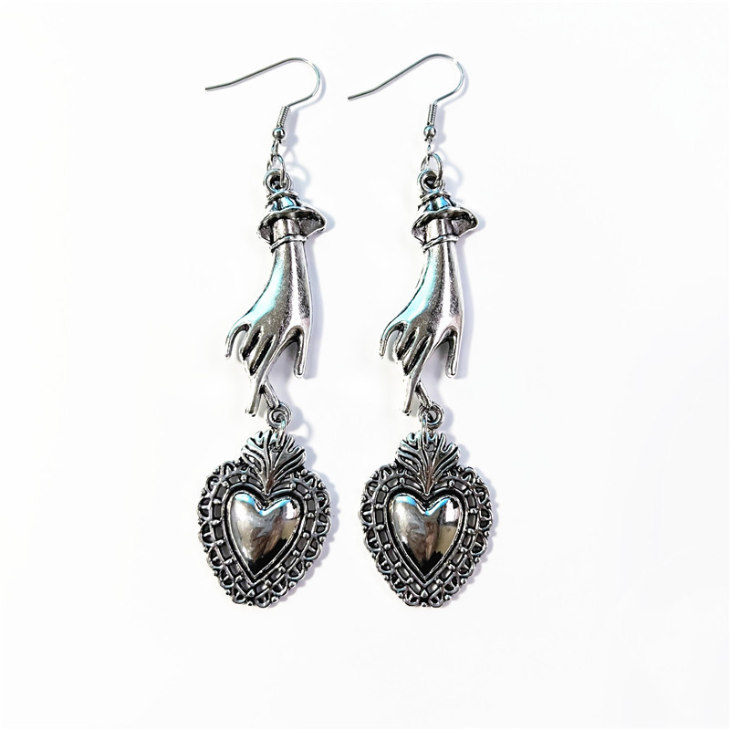 Boucles d'oreilles Touchez votre cœur Boucles d'oreilles créatives rétro victoriennes en forme de cœur sacré faites à la main_voghion.com