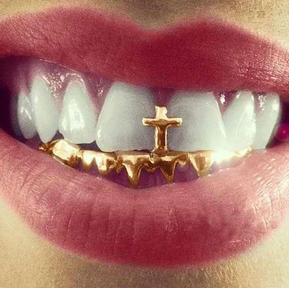 Grillz auriu cu un singur dinți, bretele, punk, hip hop, coroană, cruce, pistol, gură dentară, vampir, Fang, grilă dentară, capac dentar, costum de cosplay_voghion.com