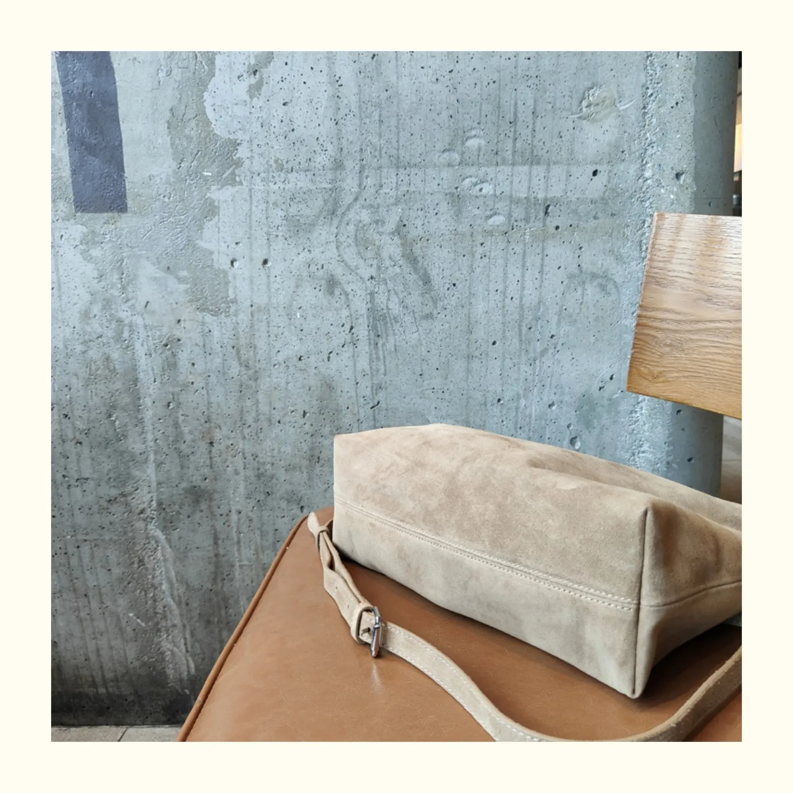 Borsa boston tote in scamosciato per donna, borsa a spalla marrone_voghion.com