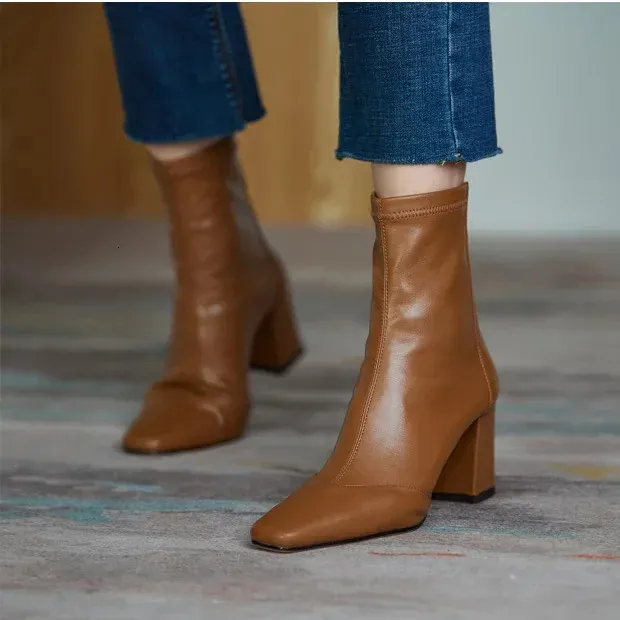 Vintage Dicke Frauen Stiefeletten Heels Boot Mode Spitzschuh Reißverschluss Winter Damenschuhe Leder Braun Kurze Booties_voghion.com