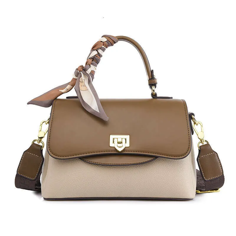 New Crossbody Fashion Versatile Small Square Soft Leather Large Capacity Shoulder Bag Simple Women's Handbag_voghion.com