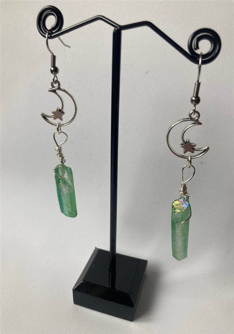 Boucles d'oreilles Charmantes boucles d'oreilles pendantes en cristal vert naturel de lune_voghion.com