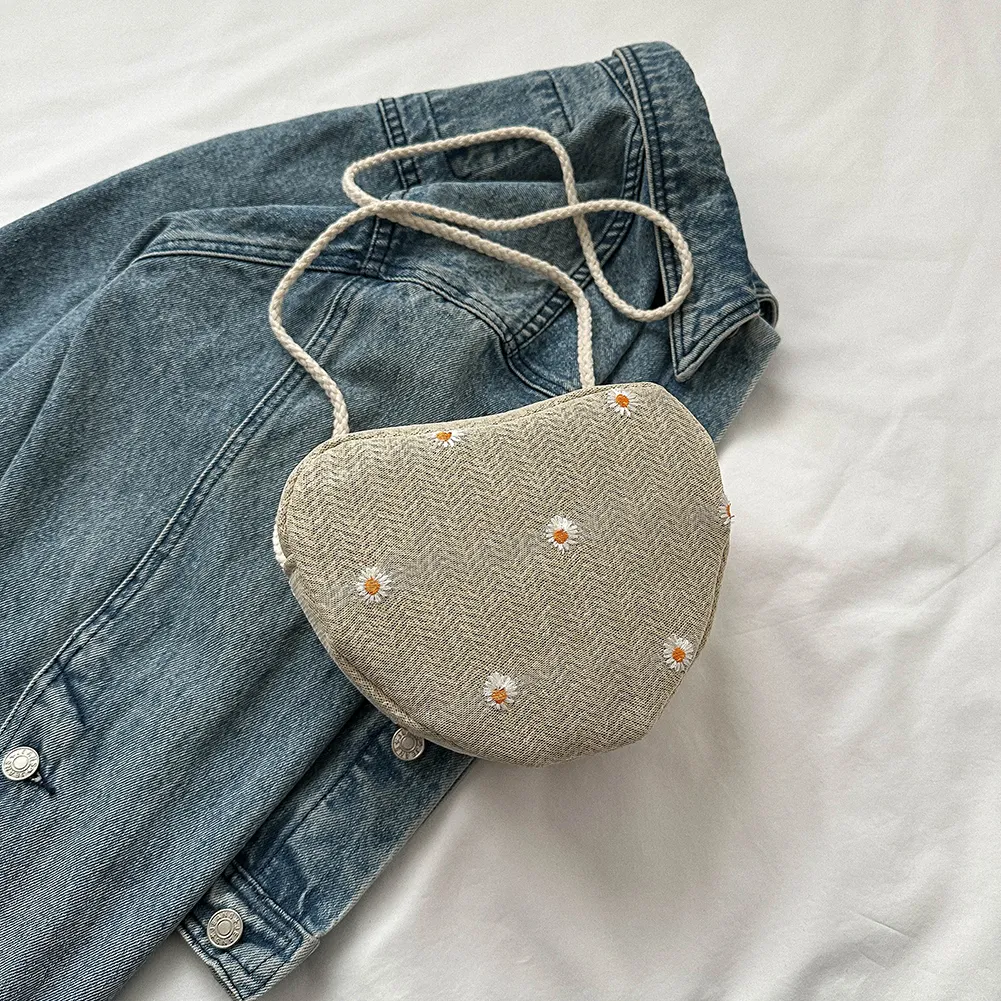 Borsa a tracolla da spiaggia, da donna, in paglia intrecciata a forma di cuore, con margherite, firmata_voghion.com