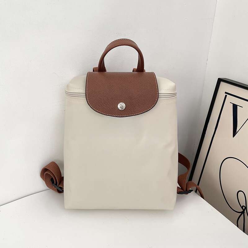 Pochette imperméable classique brodée sous les aisselles_voghion.com