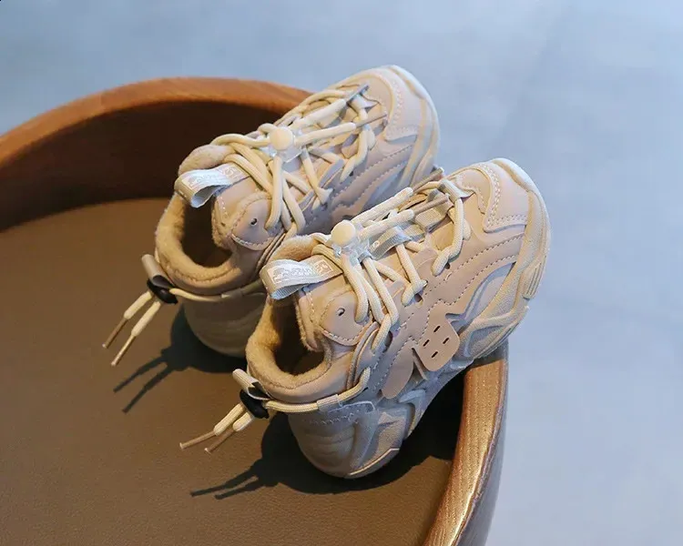 2024 Moda Peluche Corto e Grasso Impermeabile Ragazzi Comode Ragazze Corsa Antiscivolo Bambini Scarpe Sportive 240912_voghion.com