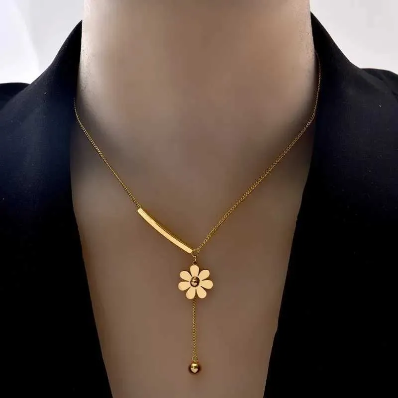 Colares com Pingente Moda Bonito Palhaço Crisântemo Colar Clássico Personalidade Borla Aço Inoxidável Versátil_voghion.com