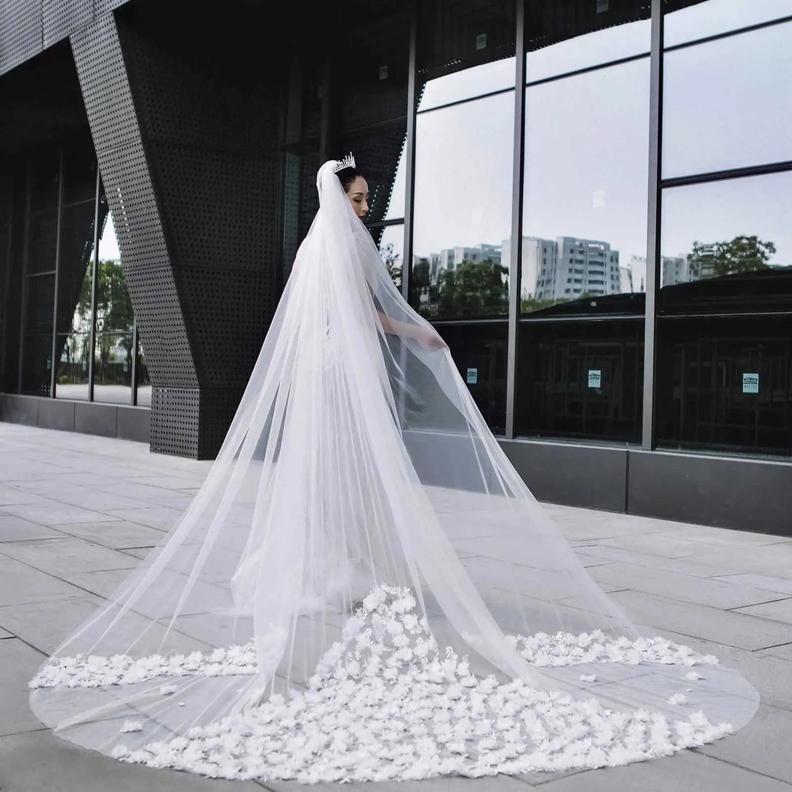 Hair Jewelry V123 Full Flowers Lace Beaded Wedding Veil Long Cathedral Style Soft Bridal Illusion With Comb Bride_voghion.com