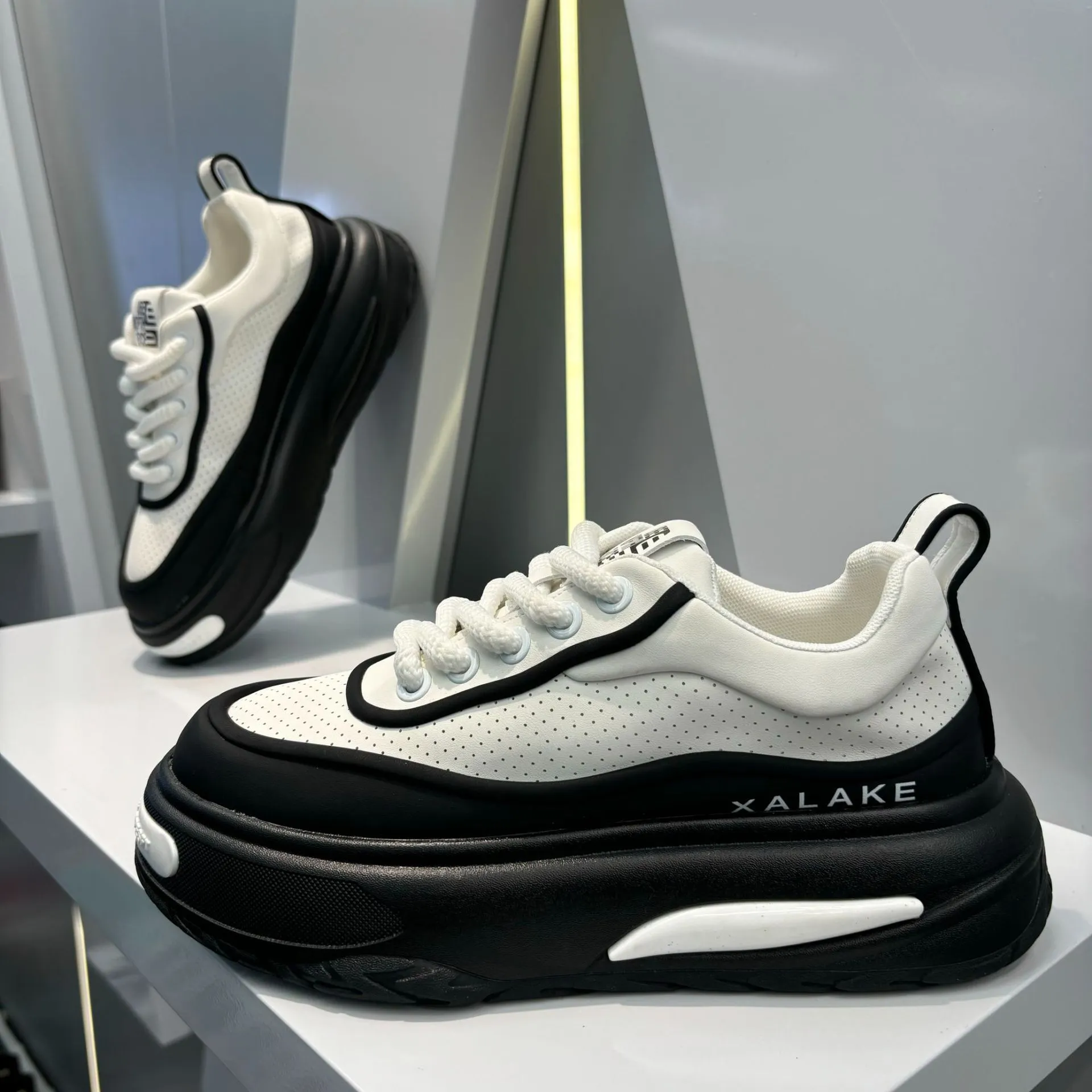 Chaussures basses tendance pour hommes, chaussures décontractées d'automne, chaussures tendance pour hommes, chaussures montantes à lacets et semelles épaisses, chaussures de marque chinoise_voghion.com