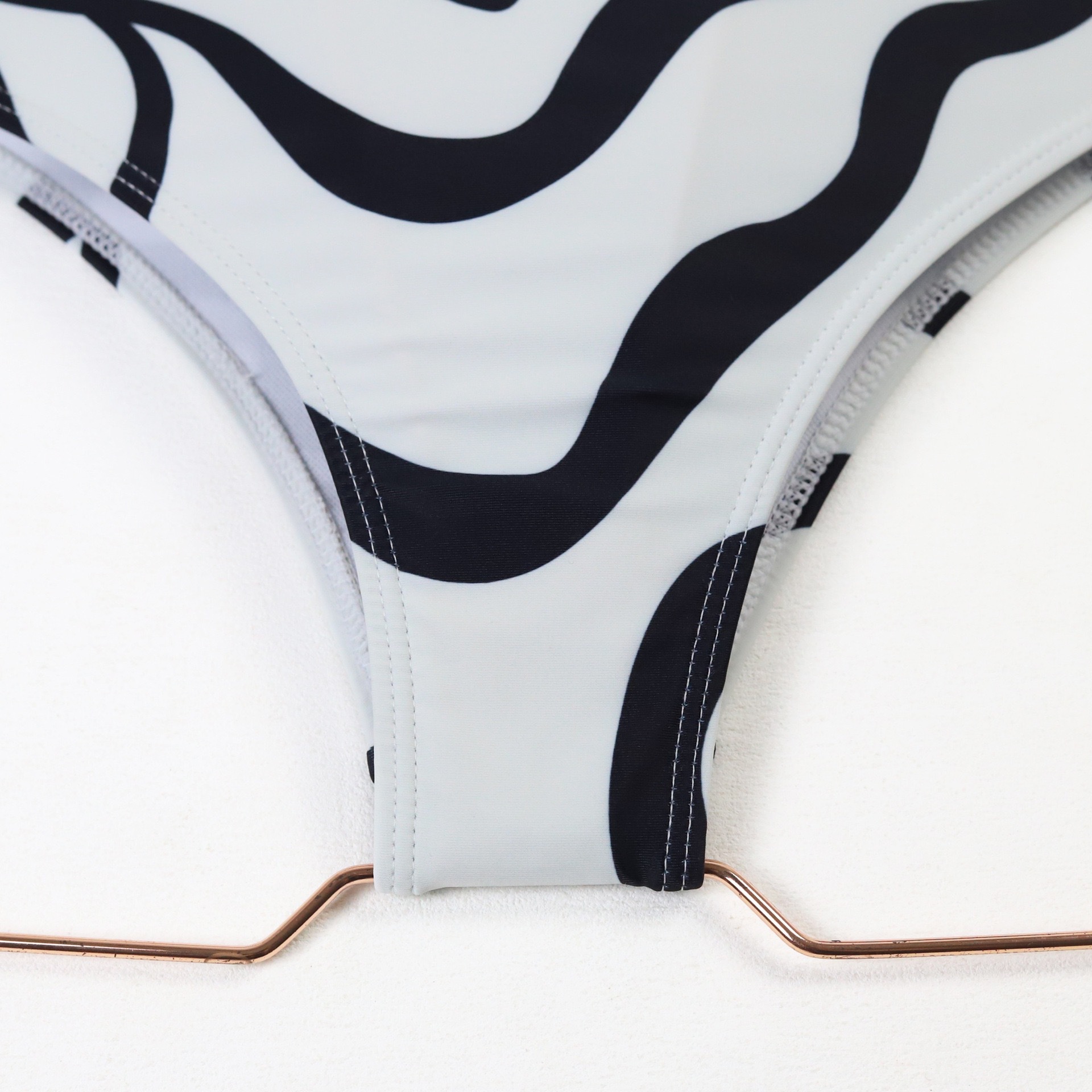 Sexy Damen Badeanzug Als Einteiler Für Den Strandurlaub_voghion.com